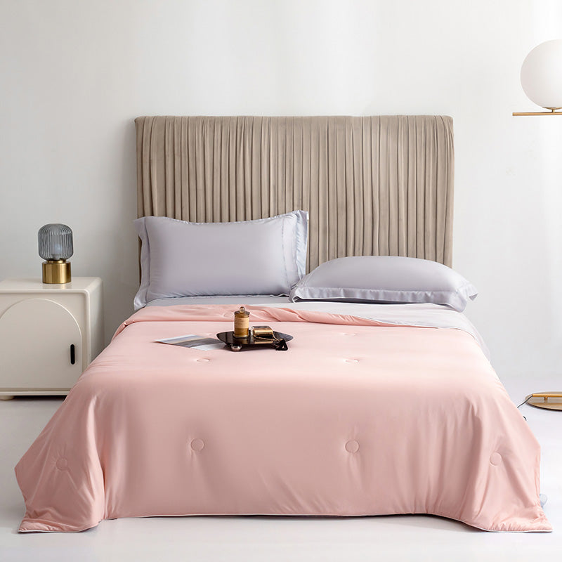 Silky cooling duvet