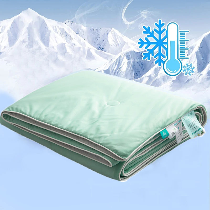 Silky cooling duvet
